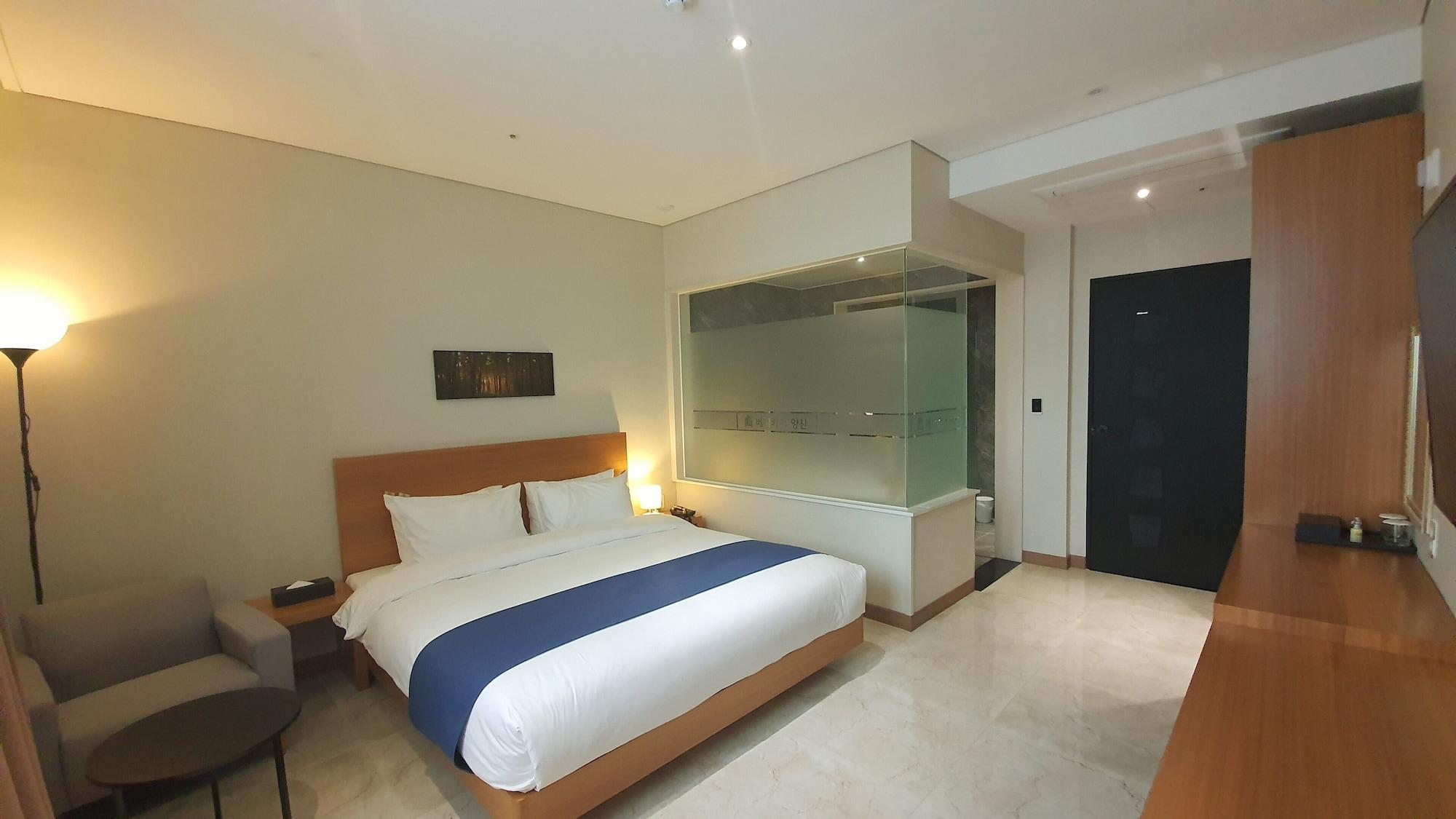 Benikea Hotel Yangsan Экстерьер фото