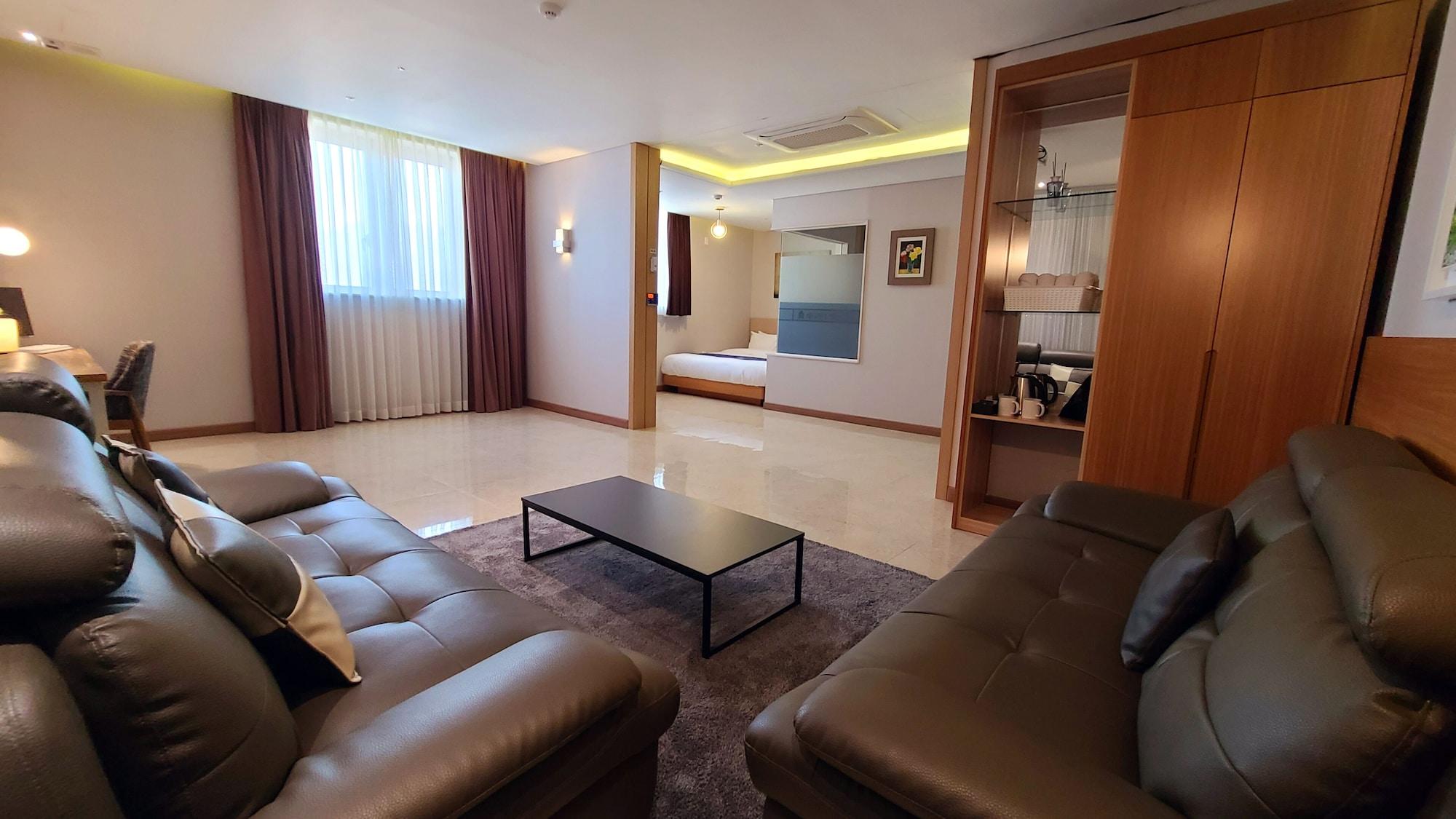 Benikea Hotel Yangsan Экстерьер фото