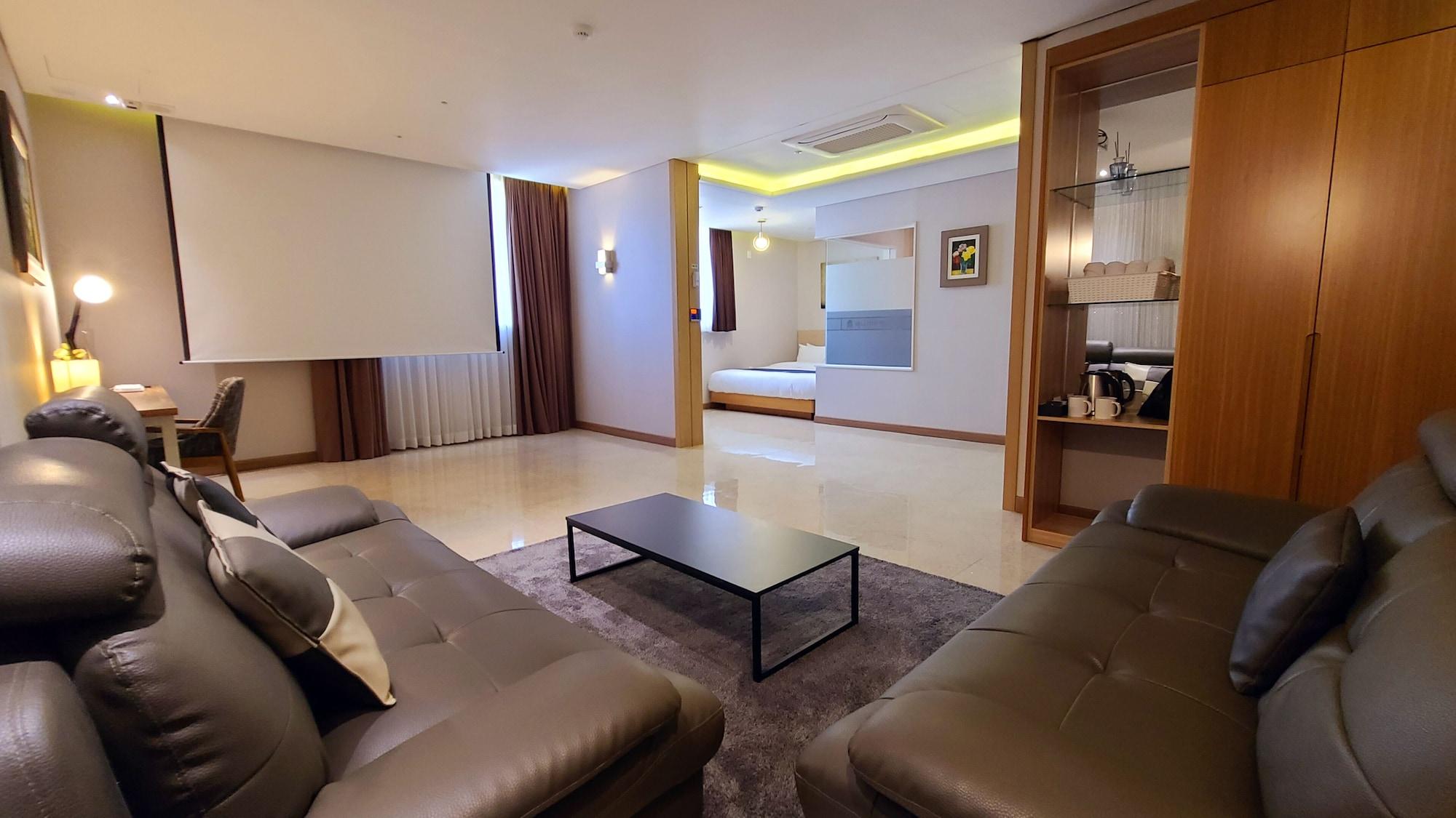 Benikea Hotel Yangsan Экстерьер фото