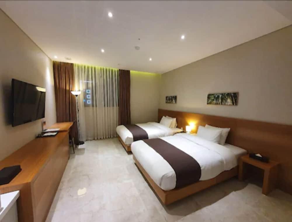 Benikea Hotel Yangsan Экстерьер фото
