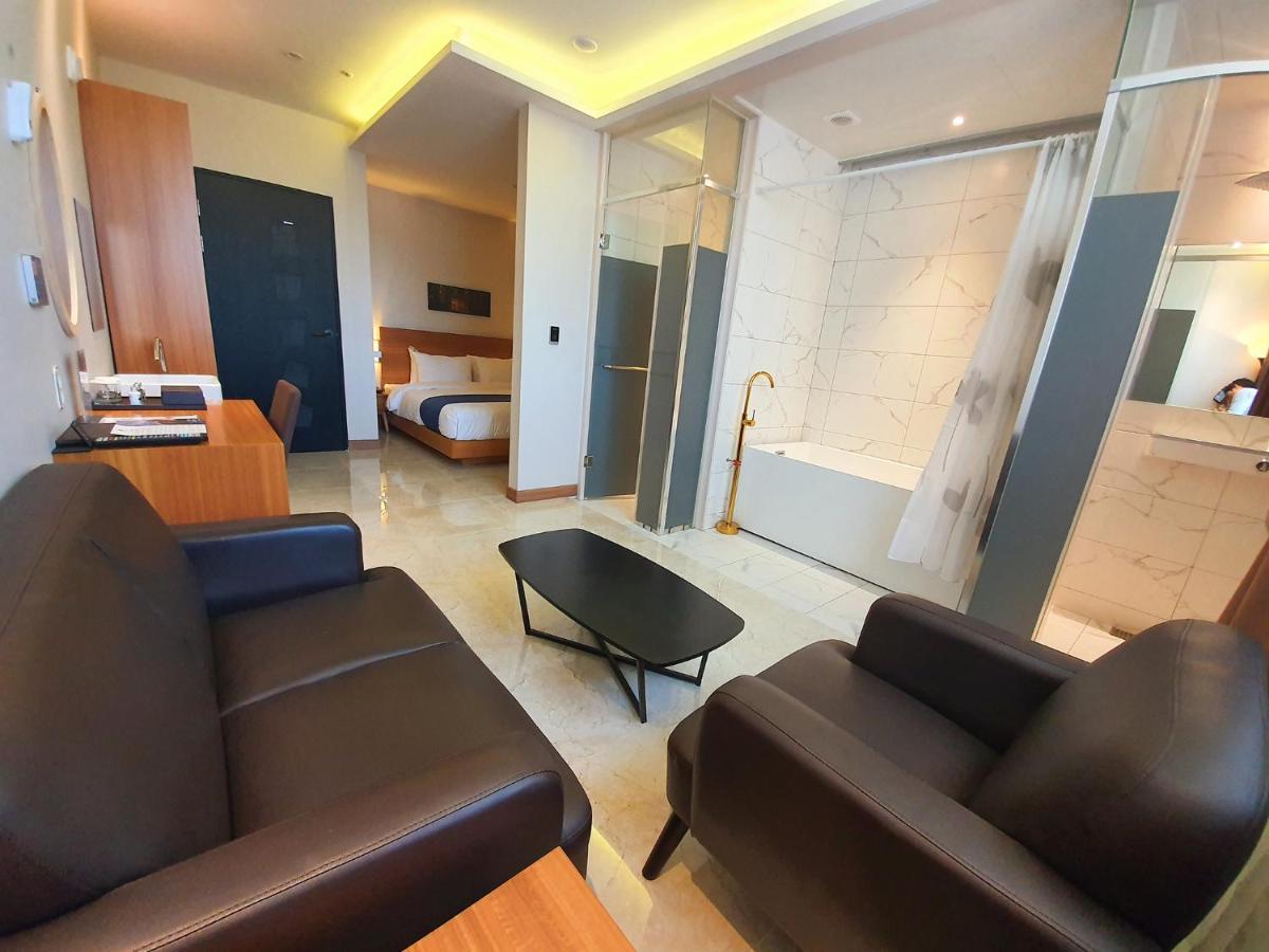 Benikea Hotel Yangsan Экстерьер фото