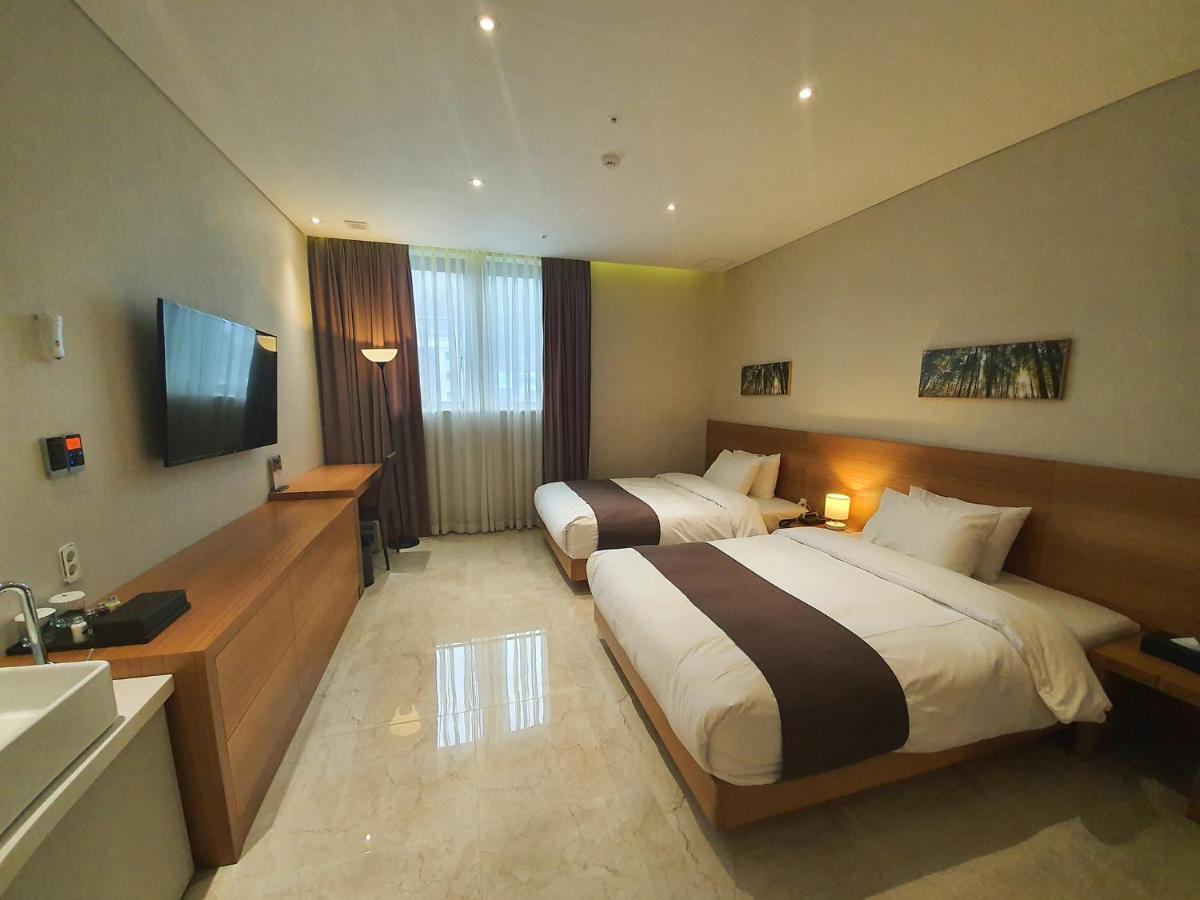 Benikea Hotel Yangsan Экстерьер фото